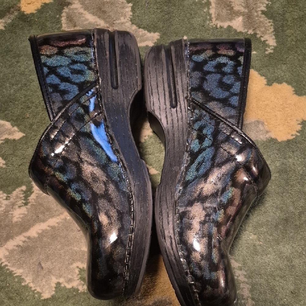 Dansko womens clogs with Multicolor Animal Print - Picture 16 of 16
